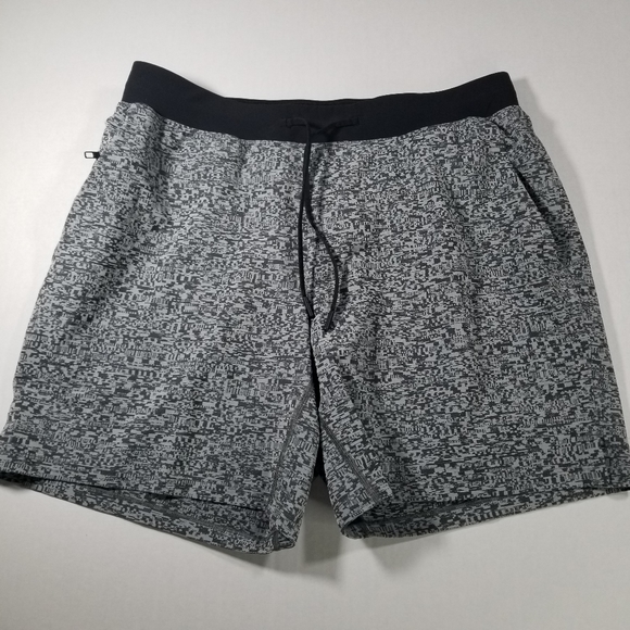 Lululemon THE Short Size Extra Large 7.5" Inseam Gray Abstract Geometric Mens - Picture 2 of 9